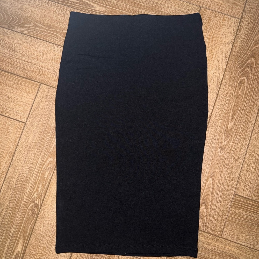 Forever 21 Classic Black Midi Pencil Skirt